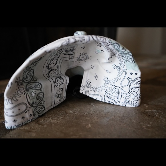 Kith for New Era Deconstructed Bandana 9twenty Serif Cap - Picture 2 of 4